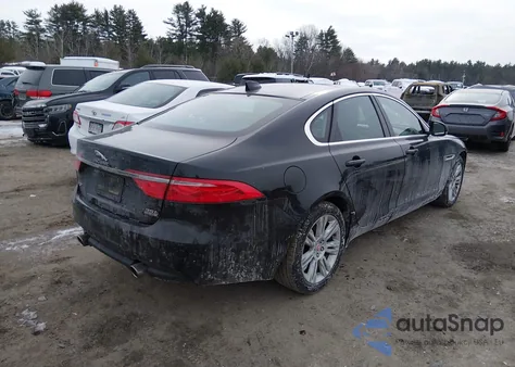 2017 Jaguar Xf 35T Premium z USA, uszkodzony, nr VIN SAJBJ4BV0HCY46839